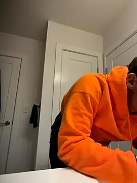 Snapshot of PeytonJohnn chatting on November 25, 2025, 6:35 am PeytonJohnn online show from November 25, 2025, 6:35 am