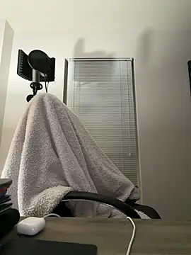 Snapshot of PeytonJohnn chatting on December 23, 2025, 6:55 am PeytonJohnn online show from December 23, 2025, 6:55 am