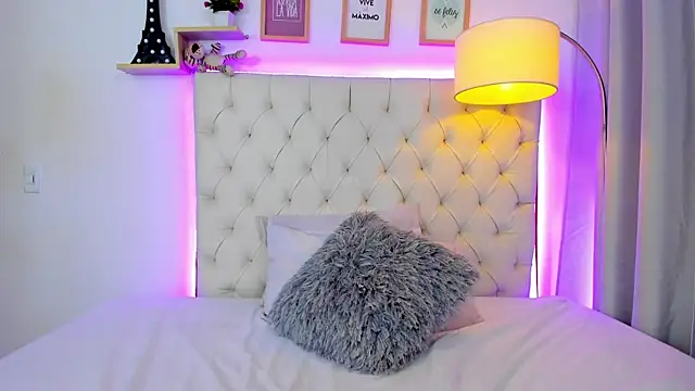 katy giil online show from September 29, 2025, 7:30 pm