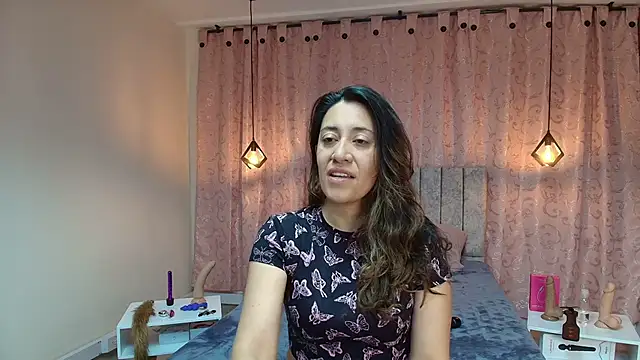 VioletaScott  online show from November 19, 2025, 1:22 pm