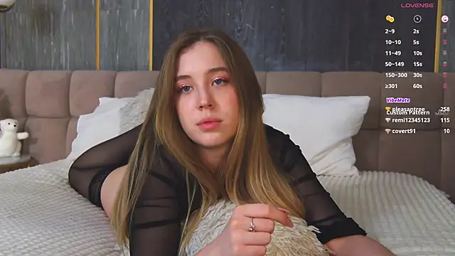 Snapshot of LoraineLuff chatting on January 10, 2025, 6:06 pm LoraineLuff online show from January 10, 2025, 6:06 pm