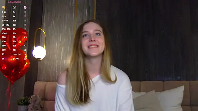 Snapshot of LoraineLuff chatting on March 3, 2025, 2:04 pm LoraineLuff online show from March 3, 2025, 2:04 pm