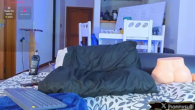 Snapshot of jhonny_sulivan chatting on January 31, 2026, 8:40 pm jhonny sulivan online show from January 31, 2026, 8:40 pm