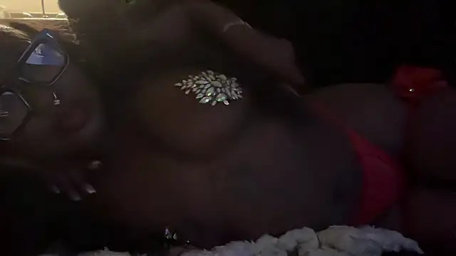 Snapshot of londonsfantasy chatting on November 1, 2025, 9:44 am londonsfantasy online show from November 1, 2025, 9:44 am