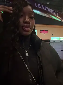 Snapshot of londonsfantasy chatting on November 11, 2025, 3:28 am londonsfantasy online show from November 11, 2025, 3:28 am