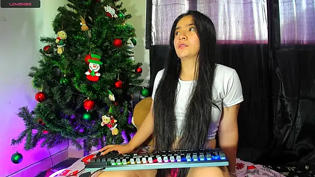 Snapshot of litle_mily_ chatting on January 15, 2025, 10:02 pm litle mily online show from January 15, 2025, 10:02 pm