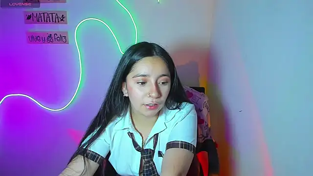 Snapshot of litle_mily_ chatting on March 22, 2025, 9:10 pm litle mily online show from March 22, 2025, 9:10 pm