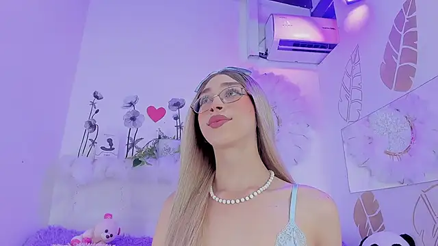 Snapshot of Ariadna_Evangeline chatting on November 28, 2025, 5:54 am Ariadna Evangeline online show from November 28, 2025, 5:54 am