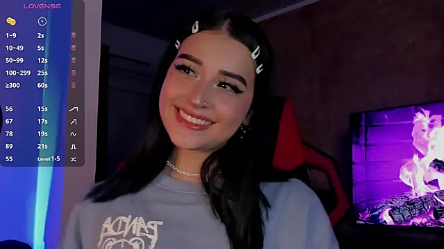 Snapshot of Charlotte_greys chatting on January 7, 2025, 11:45 pm Charlotte greys online show from January 7, 2025, 11:45 pm