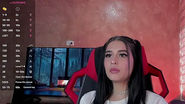 Snapshot of Charlotte_greys chatting on February 17, 2025, 10:14 pm Charlotte greys online show from February 17, 2025, 10:14 pm