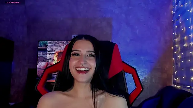 Snapshot of Charlotte_greys chatting on March 20, 2025, 3:56 am Charlotte greys online show from March 20, 2025, 3:56 am