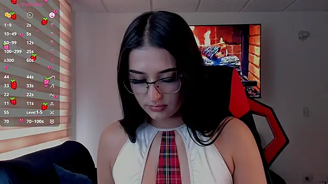 Snapshot of Charlotte_greys chatting on October 10, 2025, 8:30 pm Charlotte greys online show from October 10, 2025, 8:30 pm