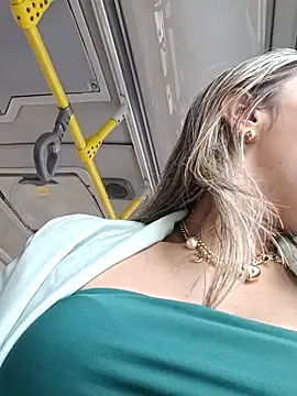 Snapshot of rachellboom chatting on October 16, 2025, 8:32 pm rachellboom online show from October 16, 2025, 8:32 pm