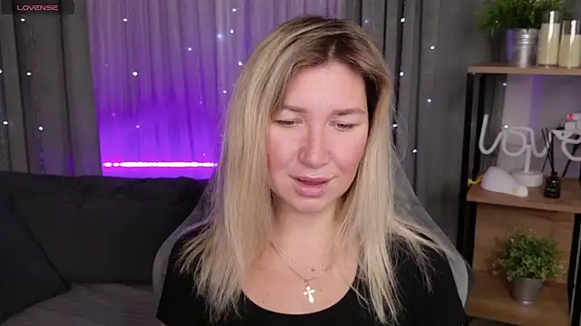 MilaBott online show from September 24, 2025, 8:12 pm