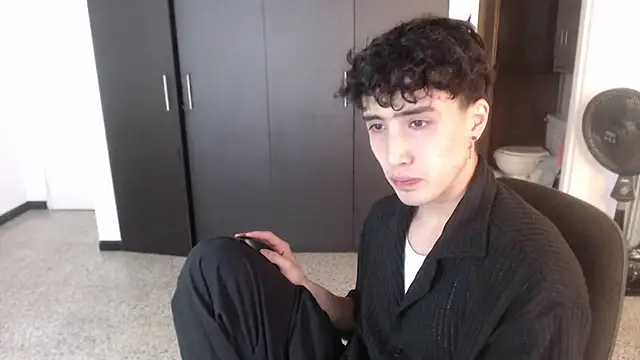 Snapshot of gojo_satoru_18 chatting on February 27, 2025, 12:13 pm gojo satoru 18 online show from February 27, 2025, 12:13 pm