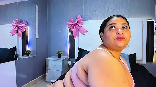 Snapshot of Clarigil chatting on November 29, 2025, 10:35 pm Clarigil online show from November 29, 2025, 10:35 pm