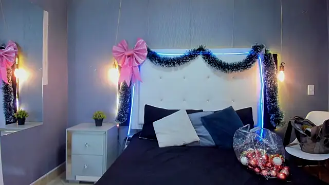 Snapshot of Clarigil chatting on December 1, 2025, 9:20 pm Clarigil online show from December 1, 2025, 9:20 pm