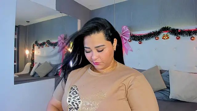 Snapshot of Clarigil chatting on December 4, 2025, 9:01 pm Clarigil online show from December 4, 2025, 9:01 pm