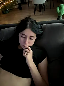 Snapshot of Lena_Lang chatting on December 14, 2025, 1:27 pm Lena Lang online show from December 14, 2025, 1:27 pm