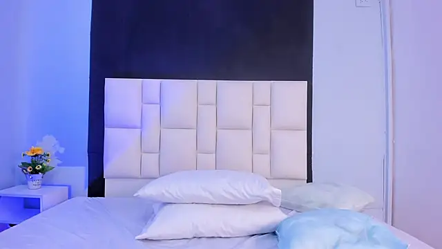 suzanelee online show from February 18, 2025, 11:33 am