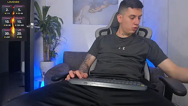 Yeiko Romero  online show from October 9, 2025, 8:07 pm