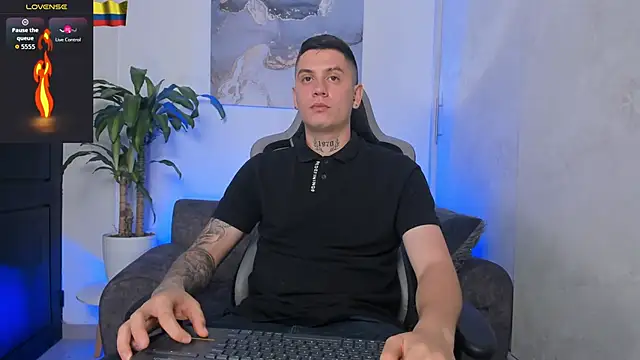 Yeiko Romero  online show from January 11, 2026, 10:48 pm