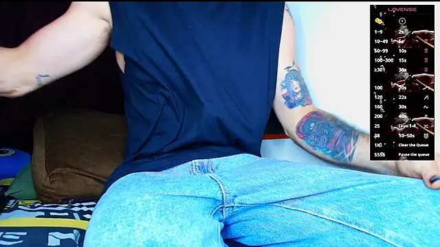 Snapshot of Thomass00 chatting on November 23, 2025, 2:11 am Thomass00 online show from November 23, 2025, 2:11 am