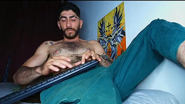 Snapshot of Thomass00 chatting on February 3, 2026, 3:04 am Thomass00 online show from February 3, 2026, 3:04 am