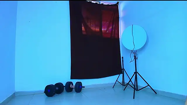 Snapshot of Thomass00 chatting on February 20, 2026, 2:06 pm Thomass00 online show from February 20, 2026, 2:06 pm