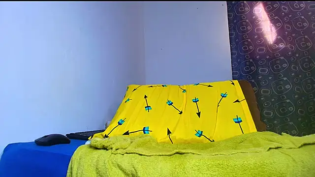 Snapshot of Thomass00 chatting on March 7, 2026, 9:23 pm Thomass00 online show from March 7, 2026, 9:23 pm
