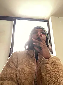 TIFFANYYSTAR online show from November 21, 2025, 4:38 pm