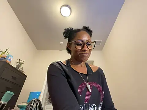 wynterheat online show from October 24, 2025, 6:21 am