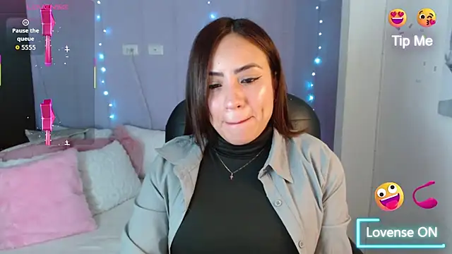 Snapshot of Paulina_627 chatting on November 8, 2025, 3:56 pm Paulina 627 online show from November 8, 2025, 3:56 pm