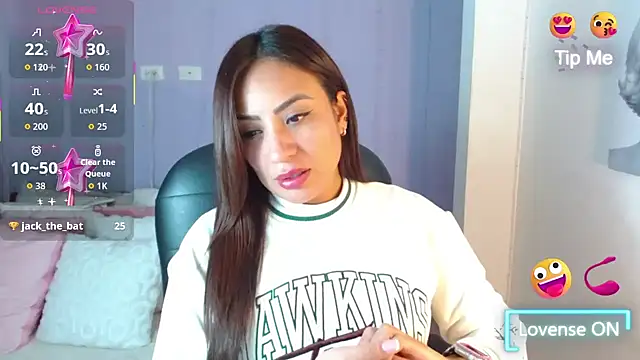 Snapshot of Paulina_627 chatting on November 16, 2025, 3:50 pm Paulina 627 online show from November 16, 2025, 3:50 pm