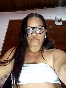 Snapshot of Sikiu_40 chatting on February 6, 2025, 5:14 am Sikiu 40 online show from February 6, 2025, 5:14 am