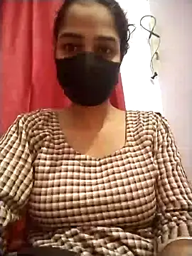 Snapshot of aarjulove chatting on December 12, 2024, 4:43 pm aarjulove online show from December 12, 2024, 4:43 pm