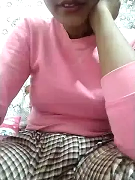 Snapshot of aarjulove chatting on December 19, 2024, 4:35 pm aarjulove online show from December 19, 2024, 4:35 pm