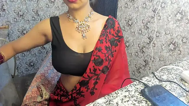 Snapshot of aarjulove chatting on February 25, 2025, 5:15 pm aarjulove online show from February 25, 2025, 5:15 pm