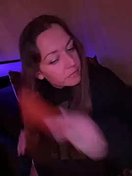 Snapshot of SummerV91 chatting on February 3, 2026, 4:32 am SummerV91 online show from February 3, 2026, 4:32 am