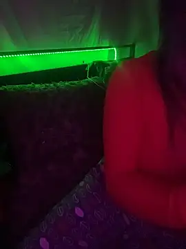 Snapshot of SummerV91 chatting on February 17, 2026, 6:43 am SummerV91 online show from February 17, 2026, 6:43 am