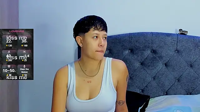 Snapshot of violet_casper_ chatting on February 5, 2025, 10:19 am violet casper online show from February 5, 2025, 10:19 am