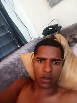 Jeanfamoso online show from October 18, 2025, 1:23 pm