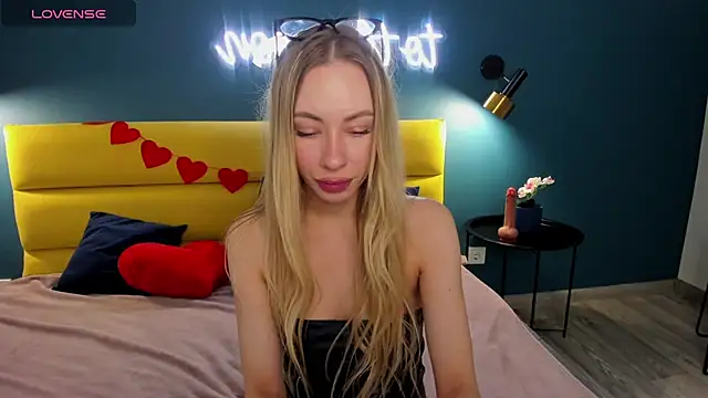 Snapshot of Diana_Garrett chatting on February 13, 2026, 9:27 am Diana Garrett online show from February 13, 2026, 9:27 am