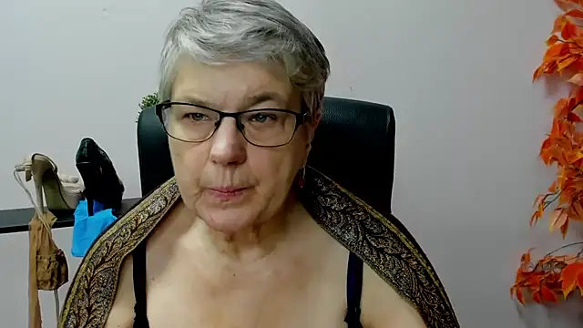 Snapshot of IrisDream chatting on January 22, 2025, 10:50 am IrisDream online show from January 22, 2025, 10:50 am