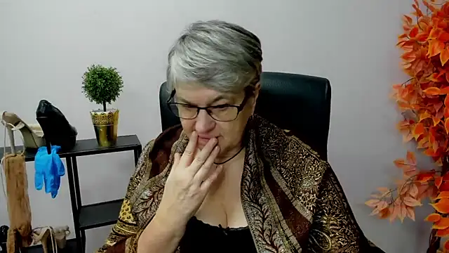 Snapshot of IrisDream chatting on January 28, 2025, 7:22 am IrisDream online show from January 28, 2025, 7:22 am