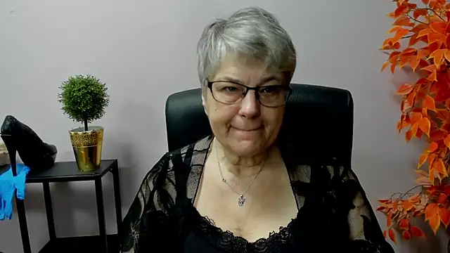 Snapshot of IrisDream chatting on March 10, 2025, 7:21 am IrisDream online show from March 10, 2025, 7:21 am