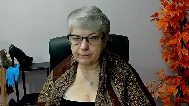 Snapshot of IrisDream chatting on March 19, 2025, 7:18 am IrisDream online show from March 19, 2025, 7:18 am