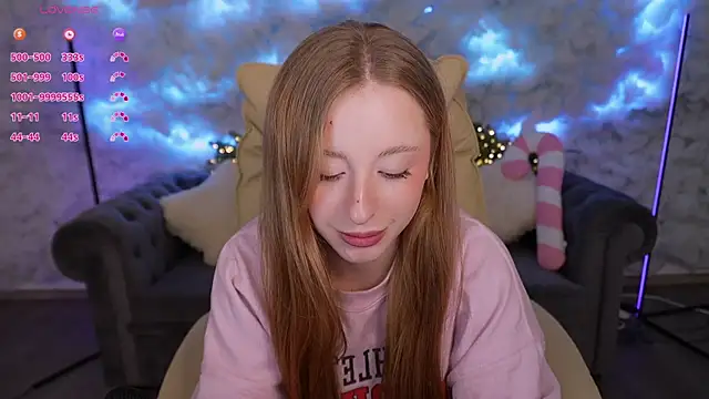 Snapshot of SilverrMoon chatting on February 4, 2025, 11:16 pm SilverrMoon online show from February 4, 2025, 11:16 pm