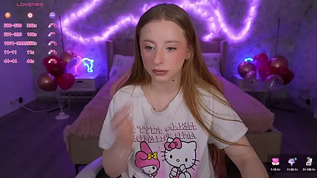 Snapshot of SilverrMoon chatting on February 14, 2025, 7:17 am SilverrMoon online show from February 14, 2025, 7:17 am