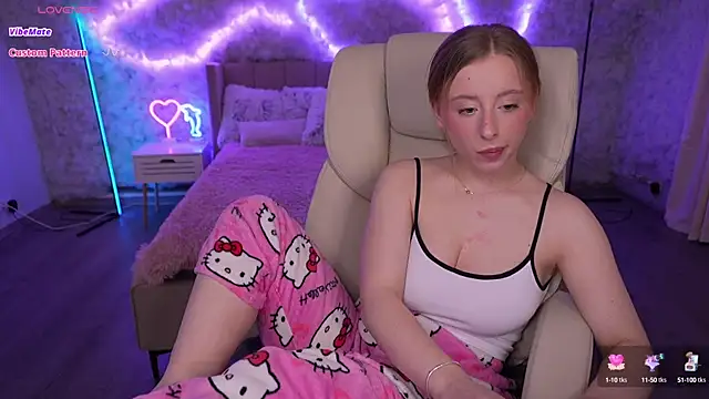 Snapshot of SilverrMoon chatting on February 25, 2025, 11:11 pm SilverrMoon online show from February 25, 2025, 11:11 pm